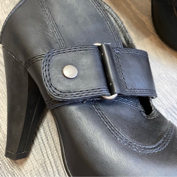 Seychelles Black Leather Heeled Buckle Booties - Picture 3 of 12
